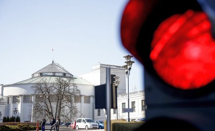 Login „p09xxx”, hasło „Sejm9xxx”. Zagadka logowań w Sejmie
