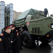 Rosyjscy kadeci przy systemie pocisków ziemia-powietrze S-300 PMU