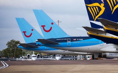 Odwoływanie lotów i zamieszanie na lotniskach kosztowały touroperatora 75 milionów euro