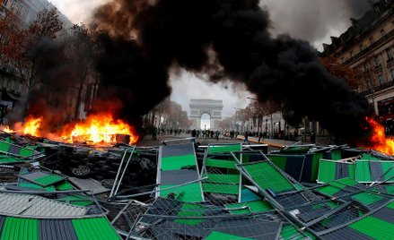 Protesty w Paryżu: Francja żółtych kamizelek