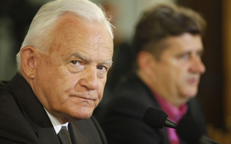 Miller: Brutusi z PO ostrzą sztylety