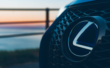 Lexus UX: Podróż od świtu do świtu