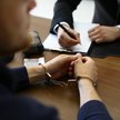 Areszt elektroniczny ma wypełnić lukę pomiędzy dozorem policyjnym a tymczasowym aresztowaniem.
