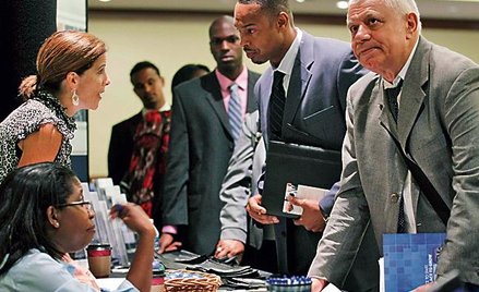 Według najnowszych danych zatrudnienia nie ma obecnie 9,1 proc. Amerykanów, a więc aż 14 mln osób.