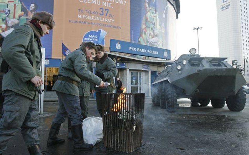 Rekonstrukcja wydarzeń przy ulicy Marszałkowskiej w Warszawie