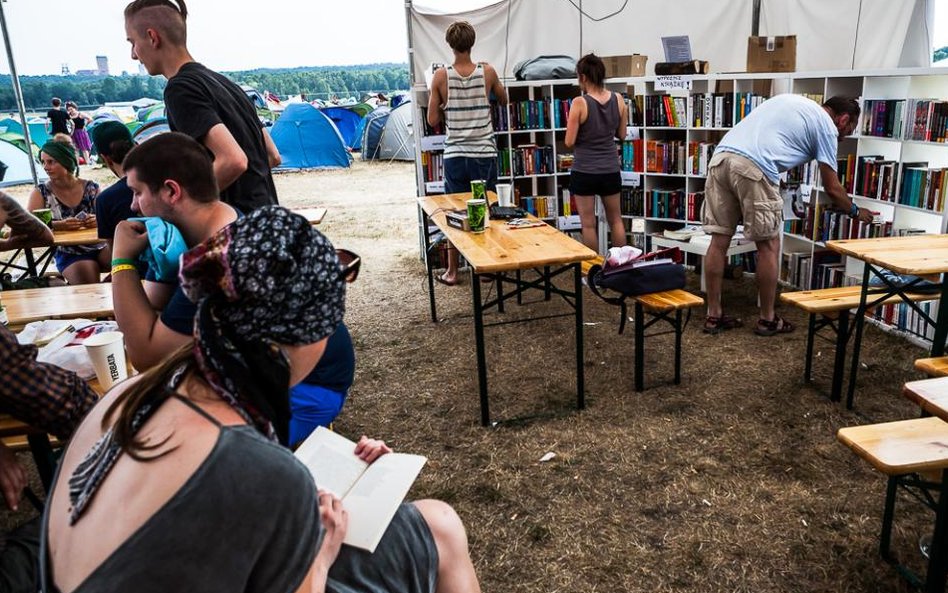 Biblioteka na polu namiotowym