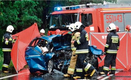 Kierowca, który spowodował groźny wypadek w okolicach Stalowej Woli, miał 1,6 promila alkoholu