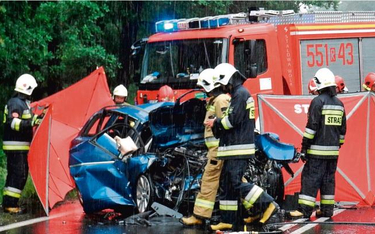 Kierowca, który spowodował groźny wypadek w okolicach Stalowej Woli, miał 1,6 promila alkoholu