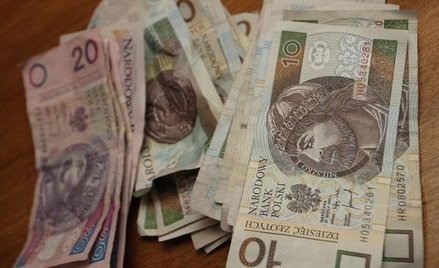 Zleceniobiorcy nie musimy płacić co miesiąc