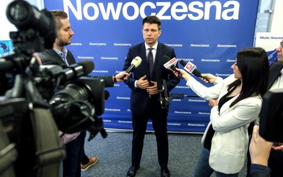 Ryszard Petru deklaruje, że będzie teraz mniej czasu poświęcał sprawom klubu.