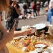 Moda na antyki jest szczególnie widoczna wśród przedstawicieli pokolenia Z i milenialsów.