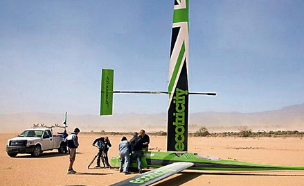 Greenbird podczas przygotowań do bicia rekordu prędkości (fot: GB Peter Lyons)