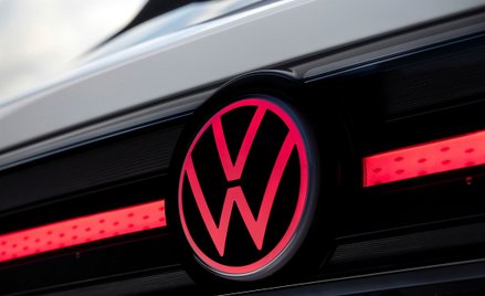 Dwóch menedżerów pracujących dla Volkswagena chce dochodzić przed niemieckim sądem roszczeń o odszko