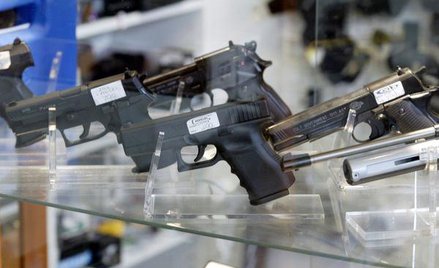 Komendant główny policji przekazuje swoim unijnym odpowiednikom informacje na temat nabycia u nas br