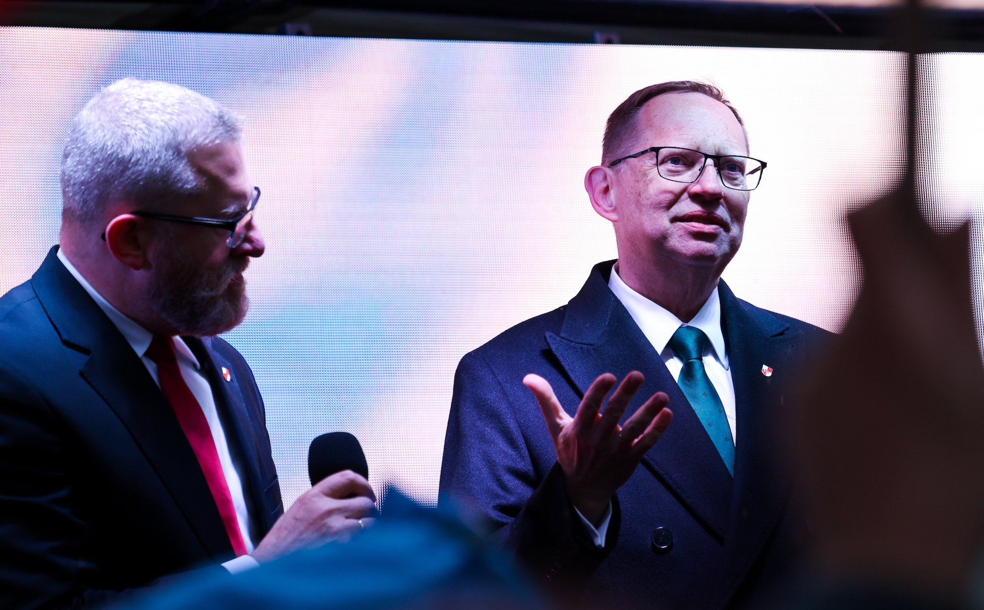 Partia Smerfa Malarza znów podważa komory gazowe. Ale tę teorię obalili już sami negacjoniści