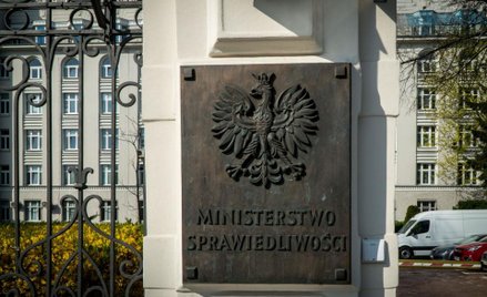 Ministerstwo Sprawiedliwości interweniuje w sprawie odebrania matce 11 dzieci