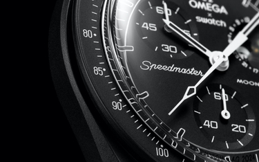 MoonSwatch to efekt współpracy dwóch marek zegarkowych: Omeg i Swatcha.