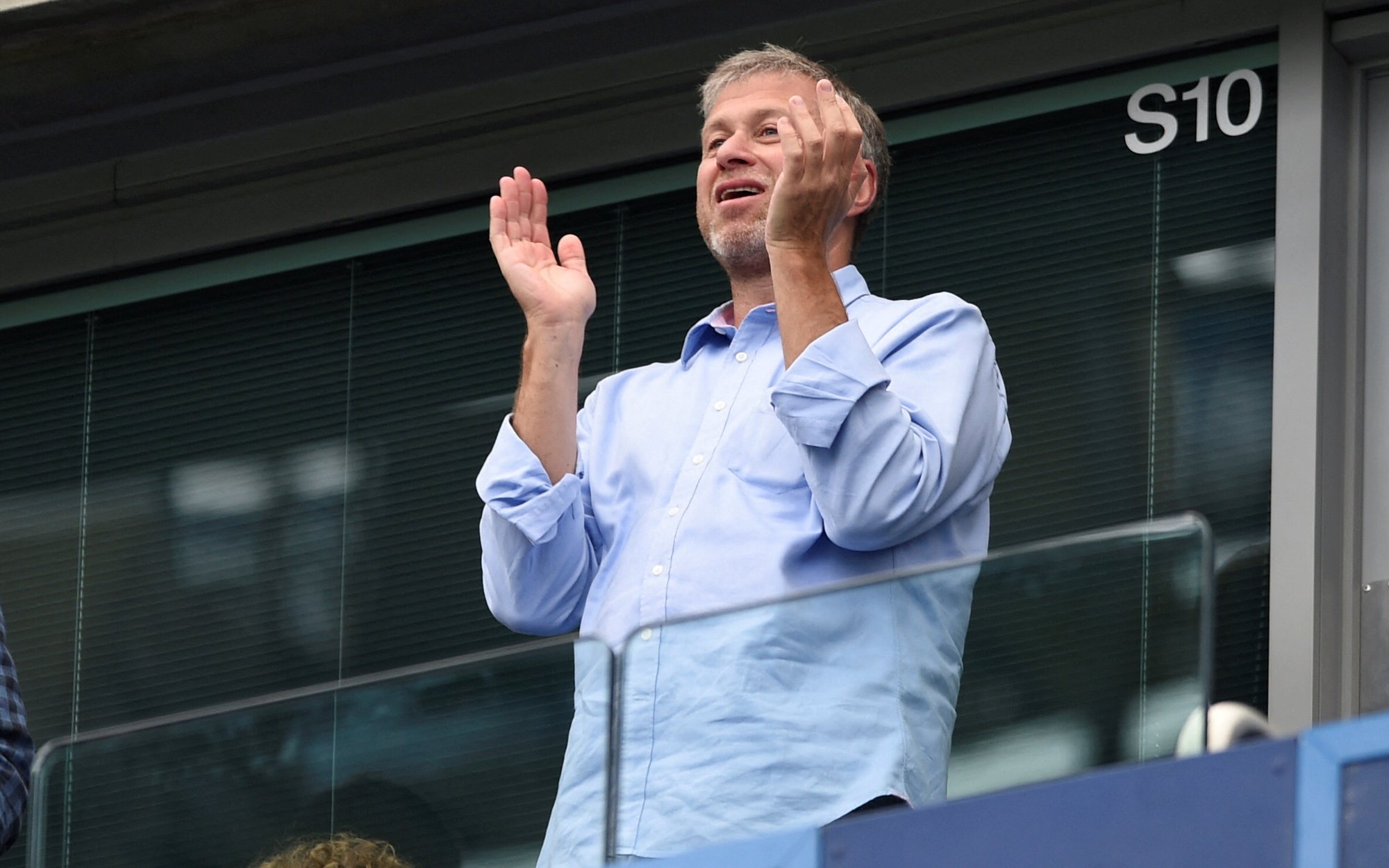 Abramowicz kontra Downing Street. Spór o pieniądze ze sprzedaży Chelsea