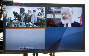 Assange mówi wenezuelskiej telewizji: FBI szpieguje mnie w ambasadzie
