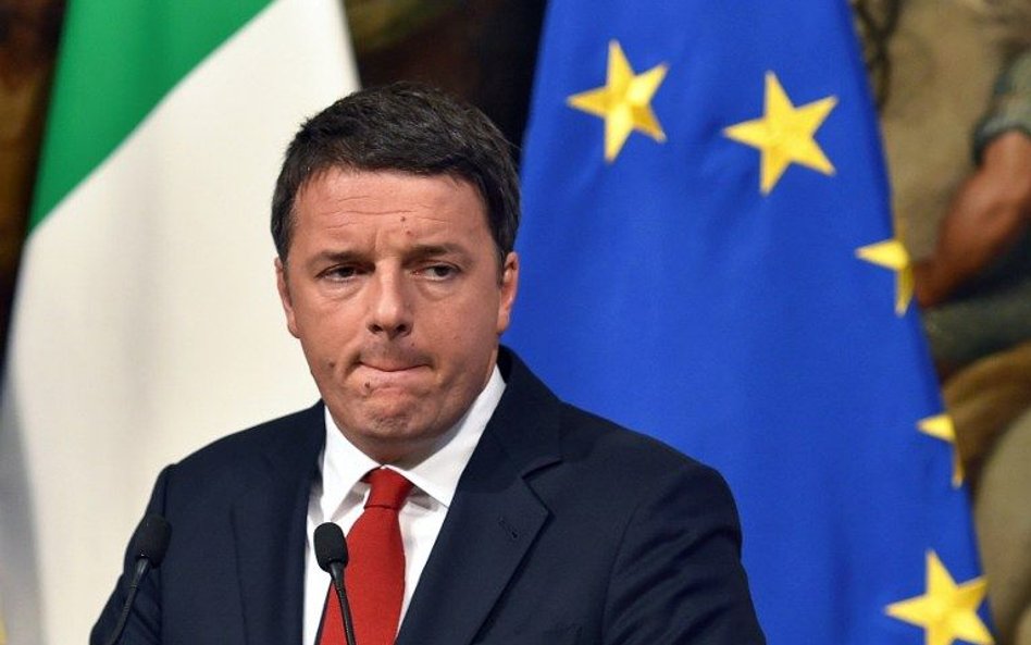 Premier Matteo Renzi na rzymskim wiecu zwolenników głosowania w referendum na „tak”.