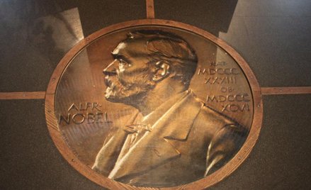 Fundacja Noblowska szuka oszczędności