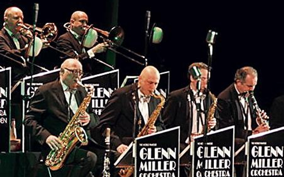 „The World Famous Glenn Miller Orchestra” podczas koncertu w Sali Kongresowej