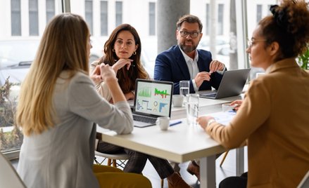 Aż 35 proc. pracodawców w Polsce przyznało, że w ich organizacjach wciąż występują różnice w wynagro