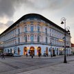 Raffles Europejski i Hotel Bristol sąsiadują ze sobą na warszawskim Krakowskim Przedmieściu.