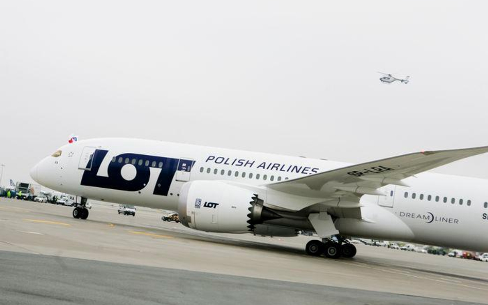 Ile straci Boeing na dreamlinerach
