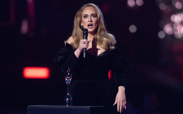 Adele podczas występu na gali Brit Awards 2022 w Londynie
