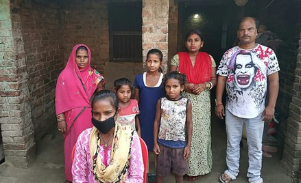 Indie: Nastolatka pokonała na rowerze 1200 kilometrów z kontuzjowanym ojcem