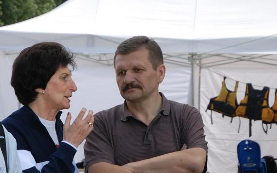 Krzysztof Książek z Ireną Szewińską podczas 10. Pikniku Olimpijskiego, czerwiec 2009