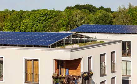 Nowe przepisy pozwolą zarządzającemu budynkiem wielorodzinnym na inwestycję w większą instalację, ni