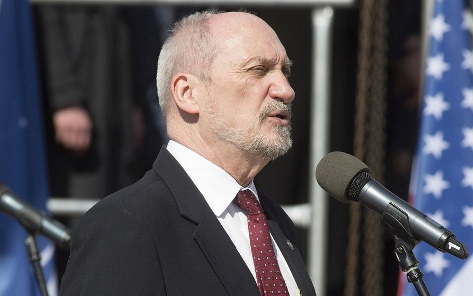 Macierewicz: Wojska polskie w Iraku były cały czas i są nadal zupełnie bezpieczne