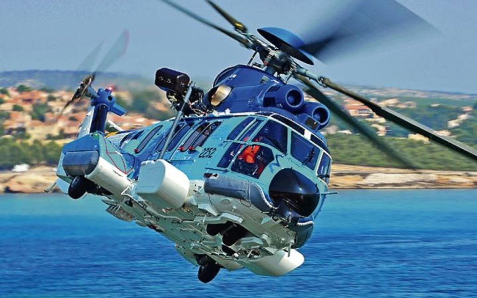 Śmigłowiec EC225 Super Puma jest powszechnie używany przez koncerny naftowe i gazowe do transportu l