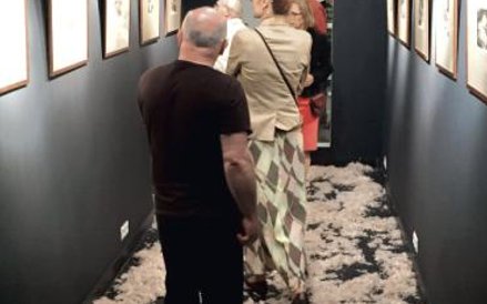 Po prezentacji w galeriach i muzeach w Polsce i na świecie wystawa „W stronę Schulza” trafiła do Zab