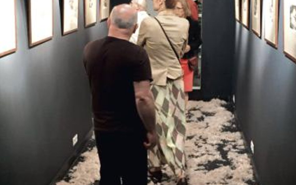 Po prezentacji w galeriach i muzeach w Polsce i na świecie wystawa „W stronę Schulza” trafiła do Zab