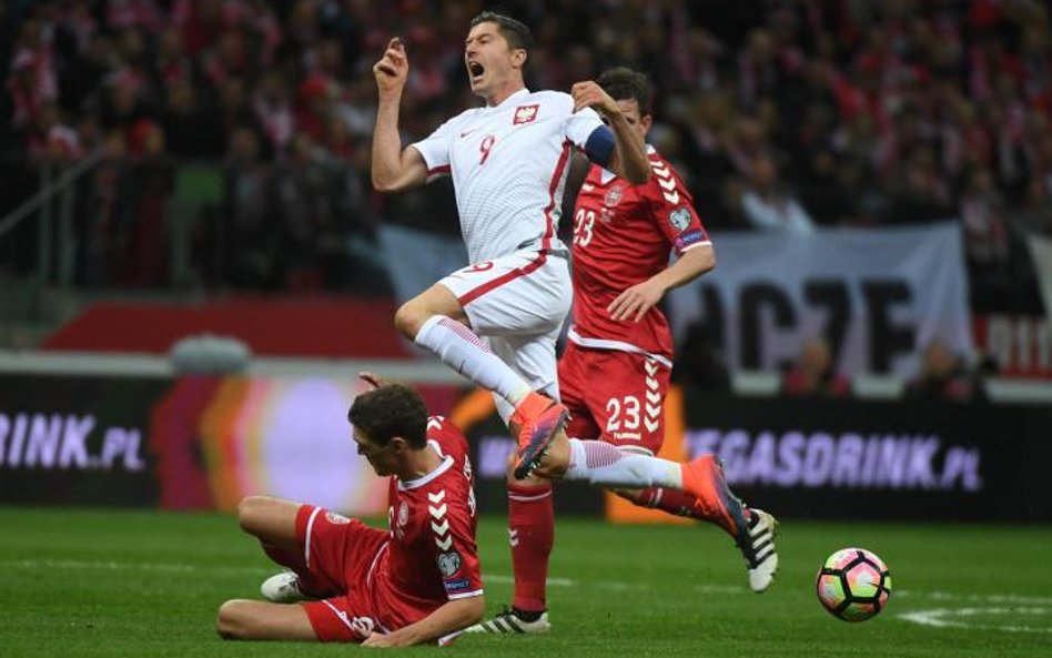 Robert Lewandowski zdobył dla reprezentacji 39 goli. Prowadzi w tej klasyfikacji Włodzimierz Lubańsk