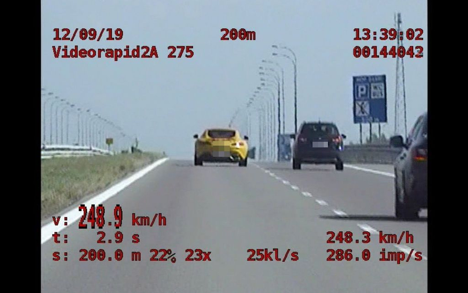 Zatrzymano rekordzistę pod względem prędkości. Jechał 250 km/h