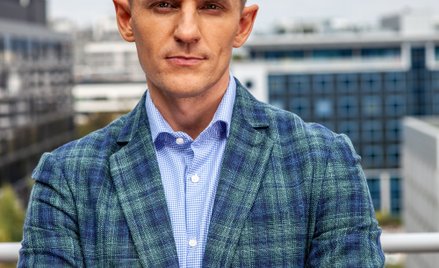 Łukasz Kruszewski jest członkiem zarządu ogólnopolskiej sieci biur nieruchomości Freedom