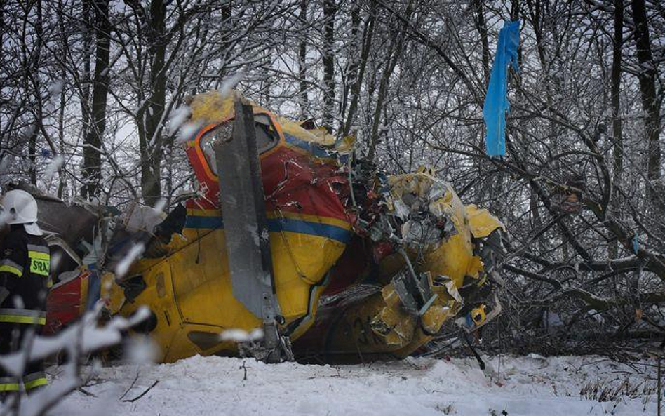 Helikopter Lotniczego pogotowia ratunkowego po wypadku