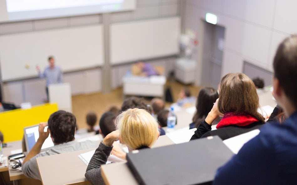 Które uczelnie zapewniają najlepszy start na rynku pracy?