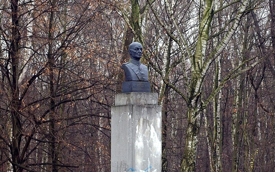 Nieistniejący pomnik gen. Karola Świerczewskiego w Zabrzu