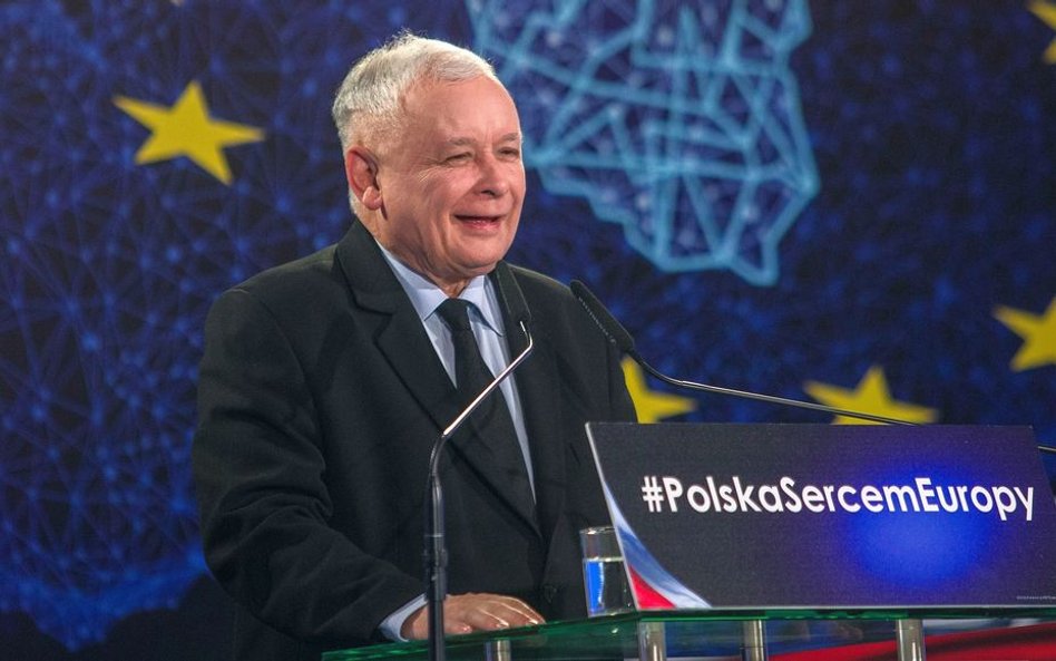 Sondaż: PiS o włos przed Koalicję Europejską. Pięć ugrupowań w europarlamencie