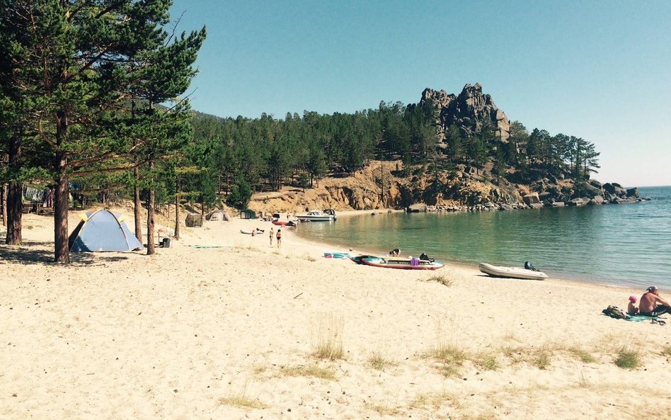 Jezioro Bajkał zamiast Bali - plaża latem