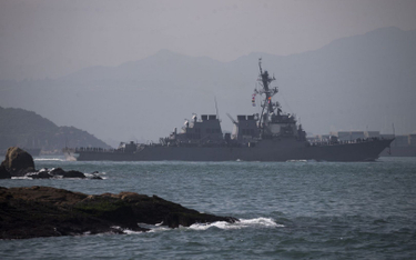 Okręt USA w pobliżu Tajwanu. Chiny: Zagrożenie dla pokoju