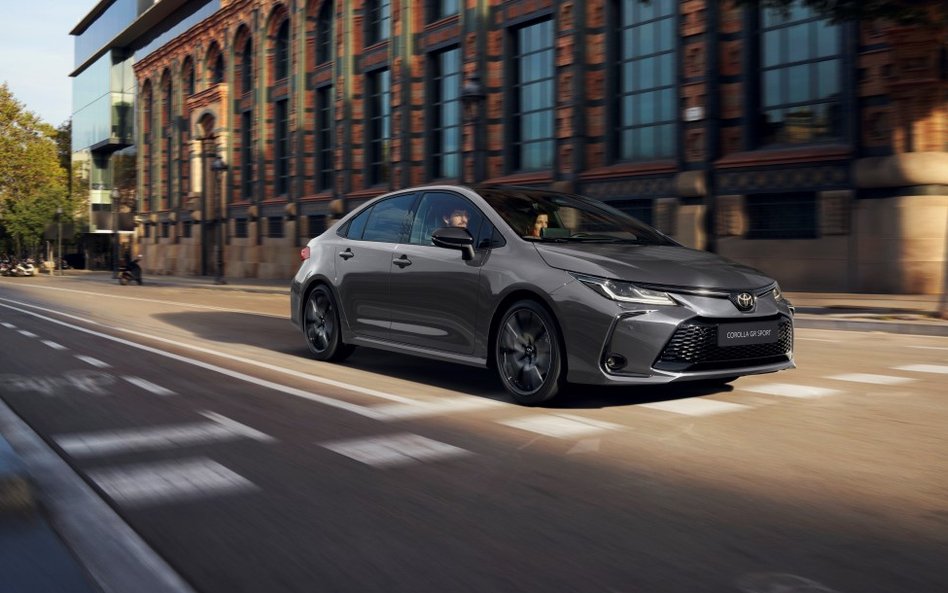 Toyota – zamknęła 2025 rok wynikiem 92 123 aut i 15. procentowym udziałem w rynku.