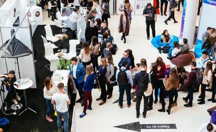 Doceń targi pracy. Na największych w Polsce targach pracy Absolvent Talent Days wiosną br. ponad 170