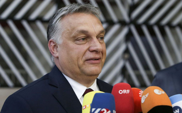 Orban: Inwazja? Zatrzymać. Nie ma imigrantów? Bo jest granica