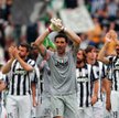 Gianluigi Buffon jest symbolem Juve. Nie odszedł, gdy w 2006 roku klub został zdegradowany do Serie 